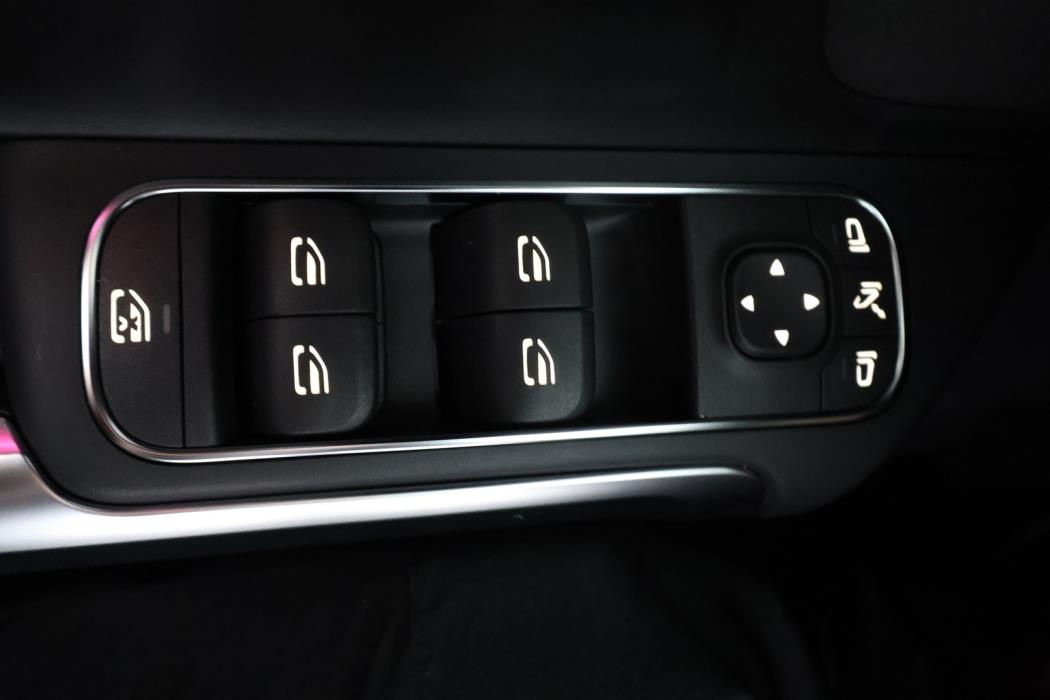 MERCEDES-BENZ EQB 2026