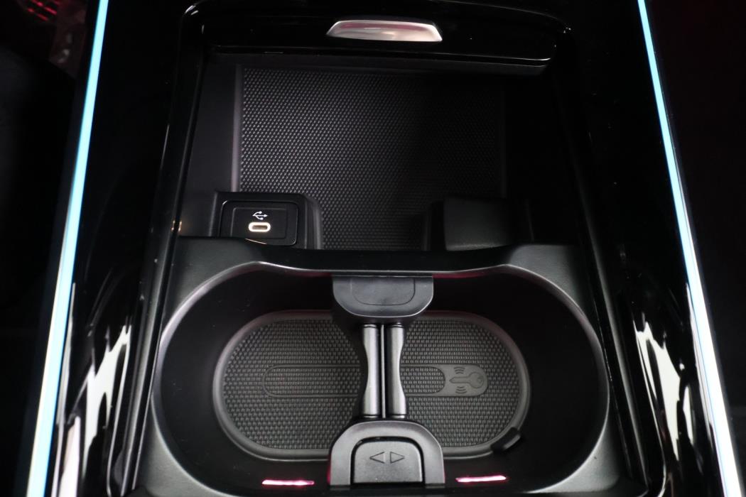 MERCEDES-BENZ EQB 2026