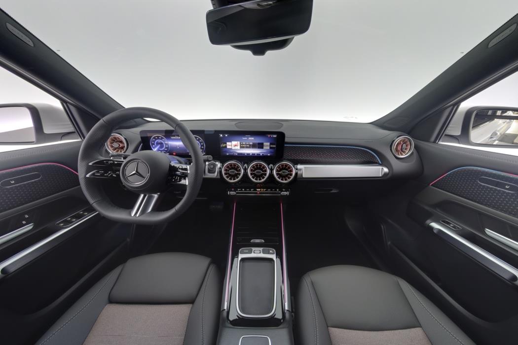 MERCEDES-BENZ EQB 2026