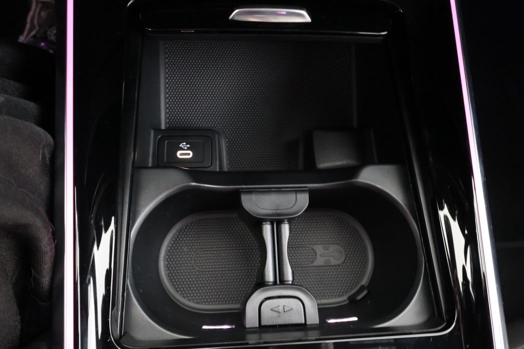 MERCEDES-BENZ EQB 2025