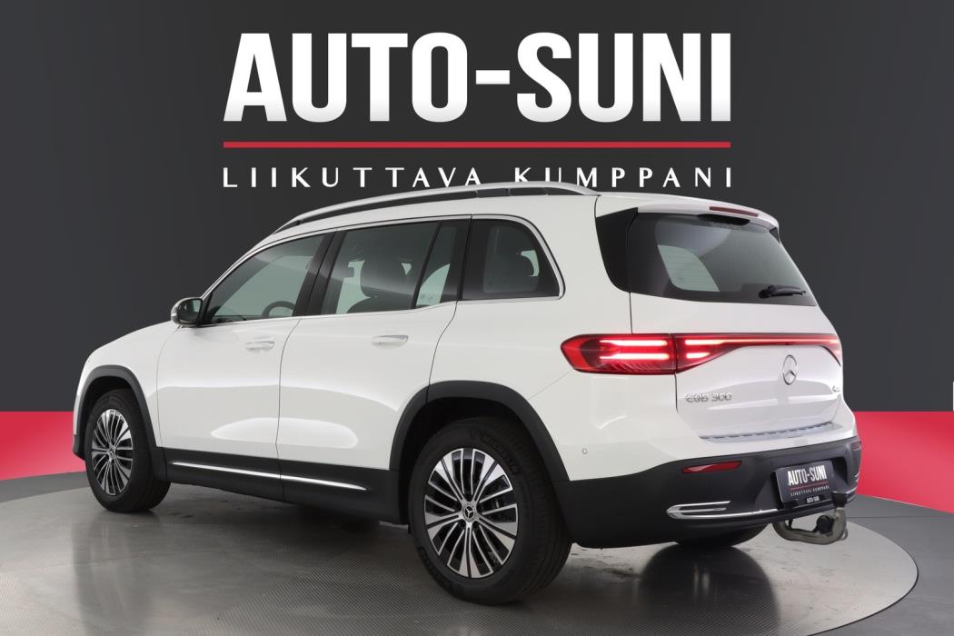 MERCEDES-BENZ EQB 2025