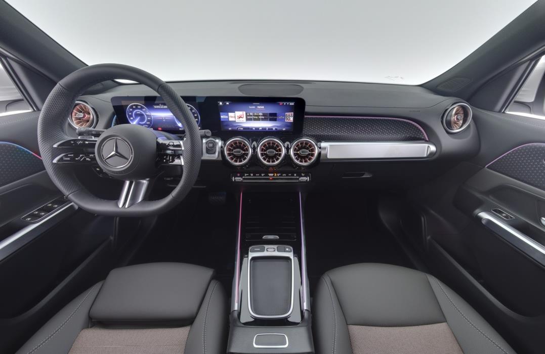 MERCEDES-BENZ EQB 2025