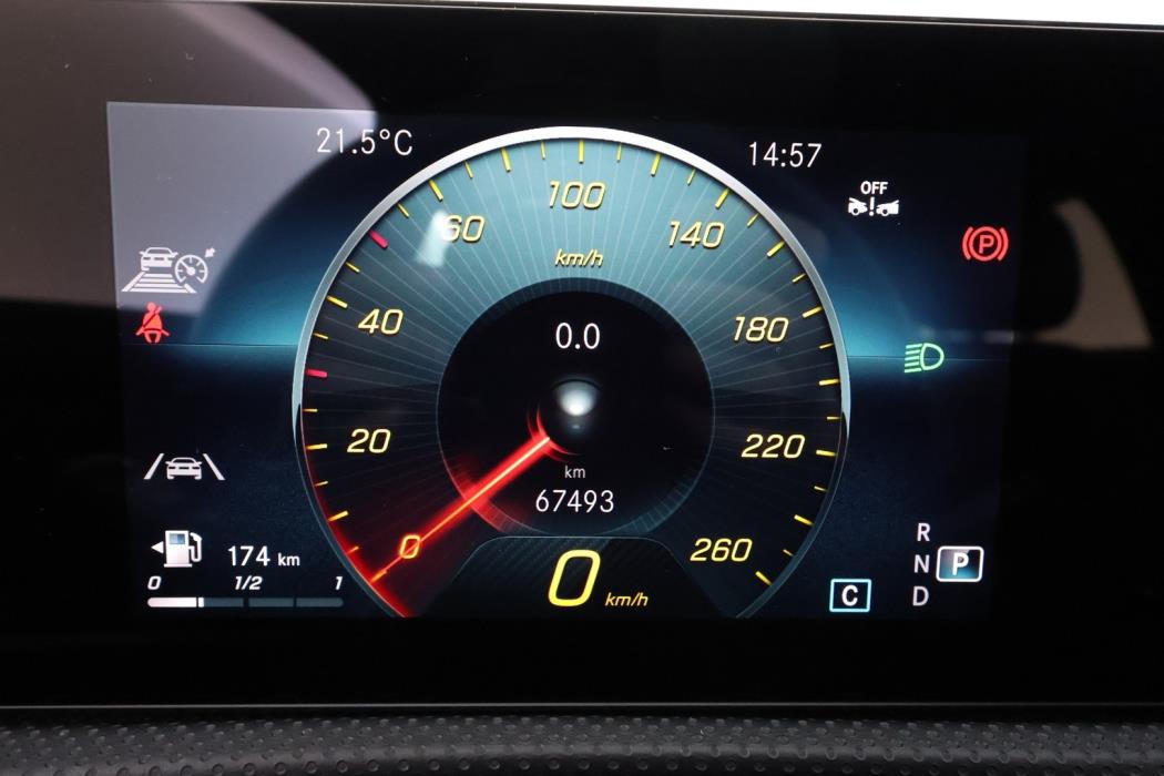 MERCEDES-BENZ CLA 2023