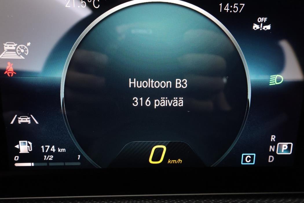 MERCEDES-BENZ CLA 2023