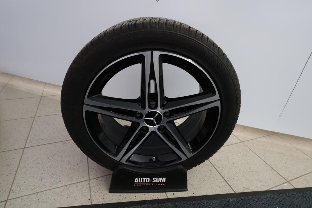 MERCEDES-BENZ CLA 2023