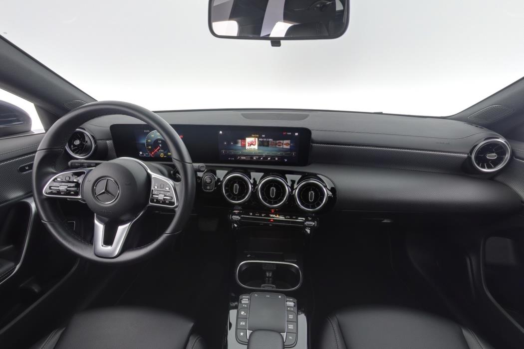 MERCEDES-BENZ CLA 2023