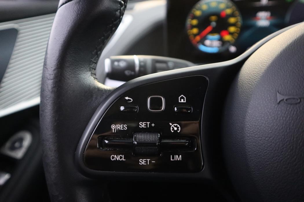 MERCEDES-BENZ EQC 2022