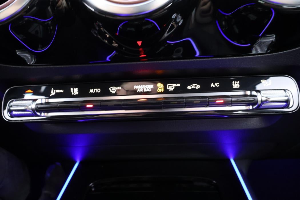 MERCEDES-BENZ EQA 2026