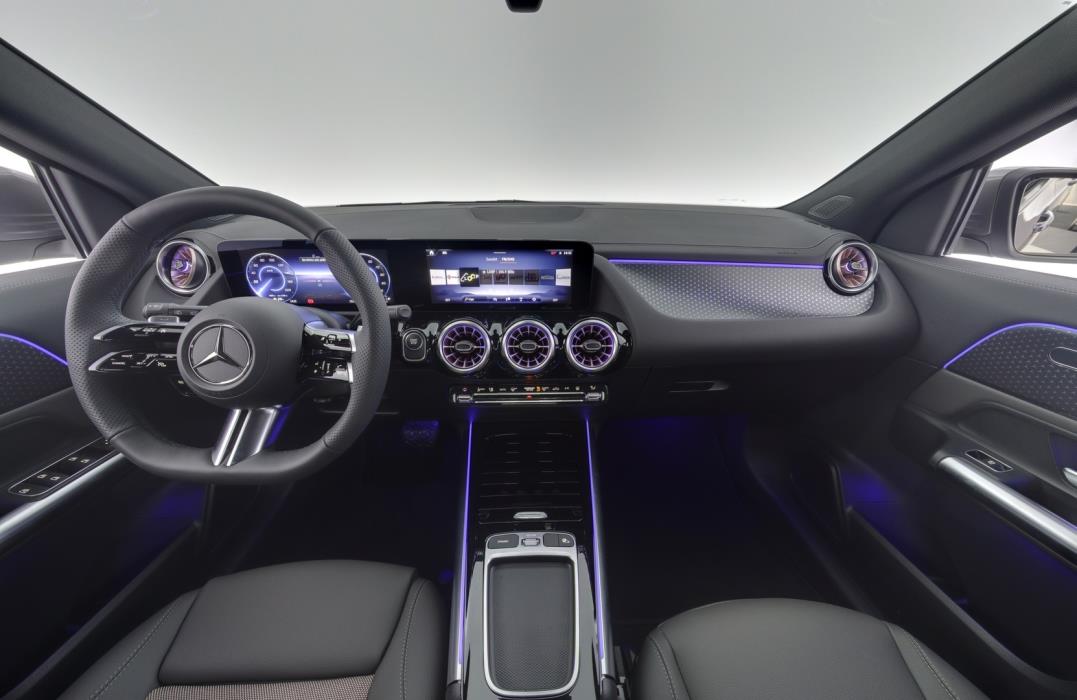 MERCEDES-BENZ EQA 2026