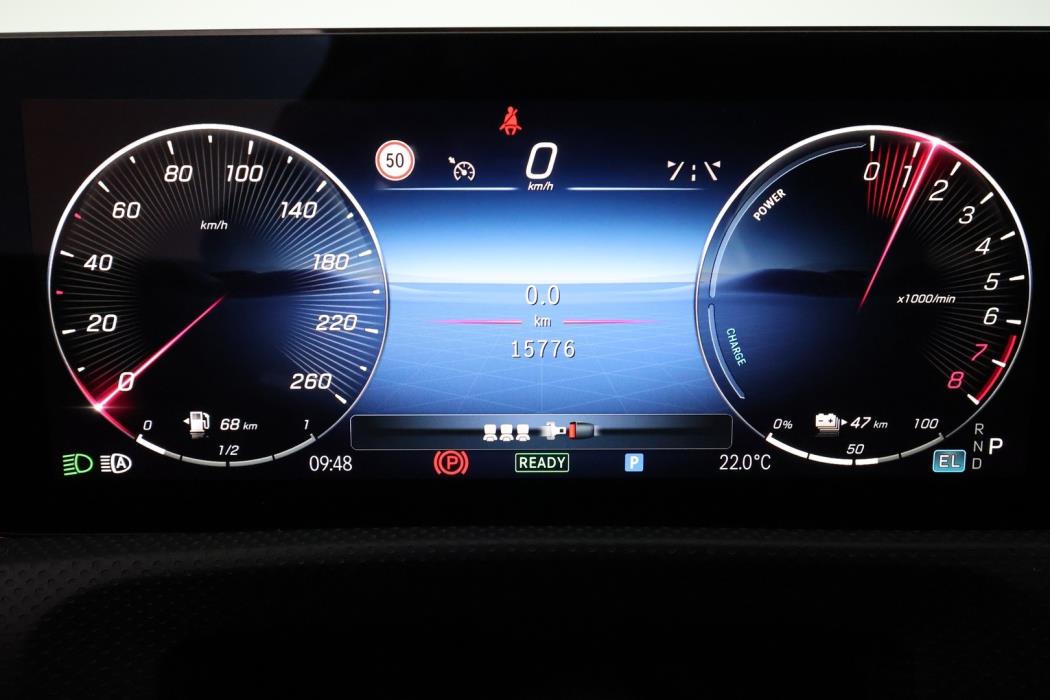 MERCEDES-BENZ A 2023