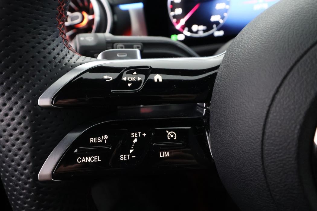 MERCEDES-BENZ A 2023