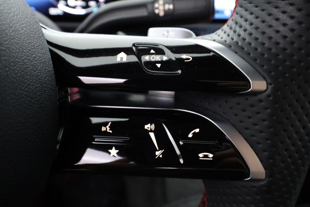 MERCEDES-BENZ A 2023