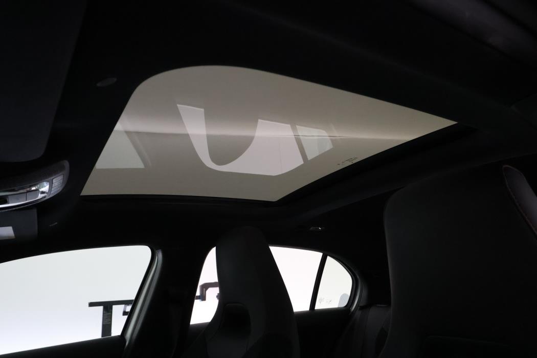 MERCEDES-BENZ A 2023