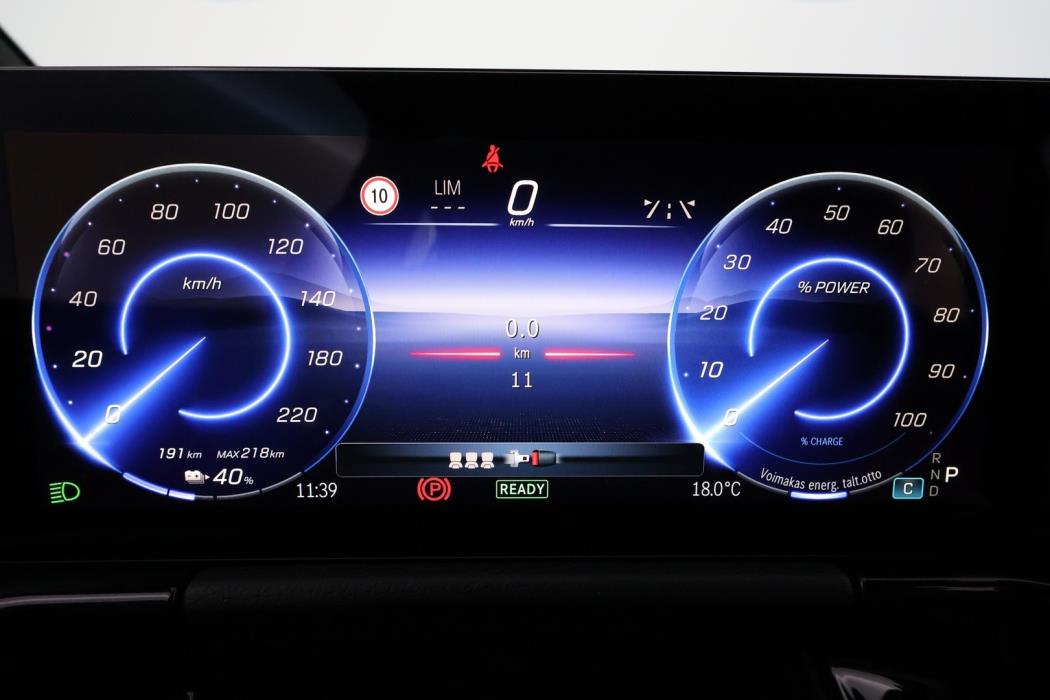 MERCEDES-BENZ EQA 2026