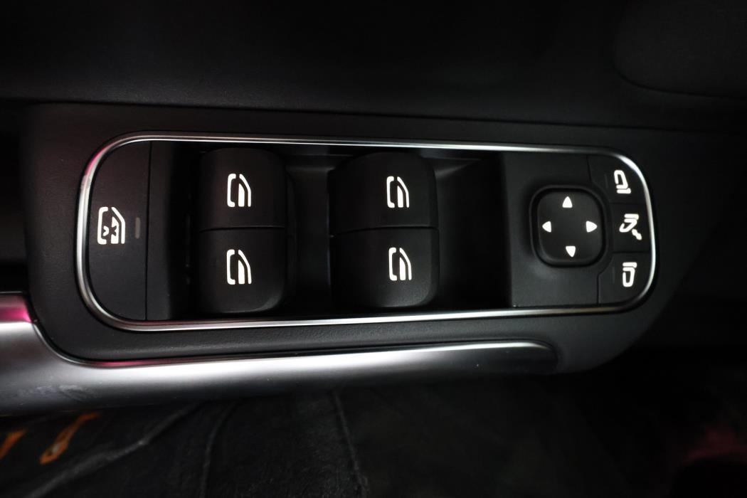 MERCEDES-BENZ EQA 2026