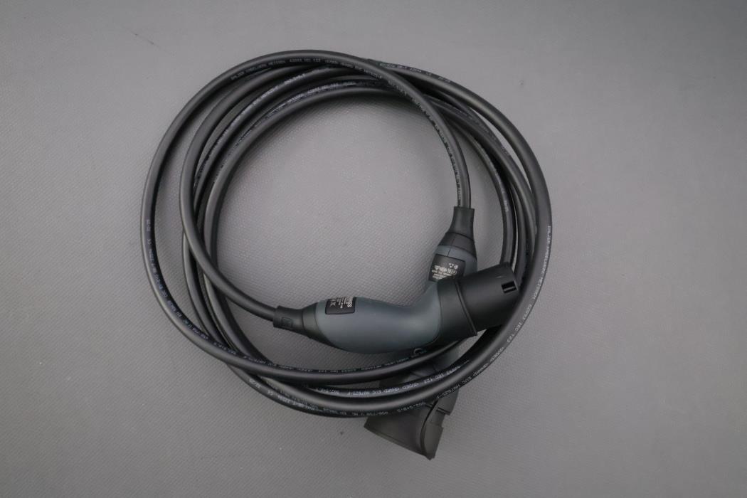 MERCEDES-BENZ E 2026