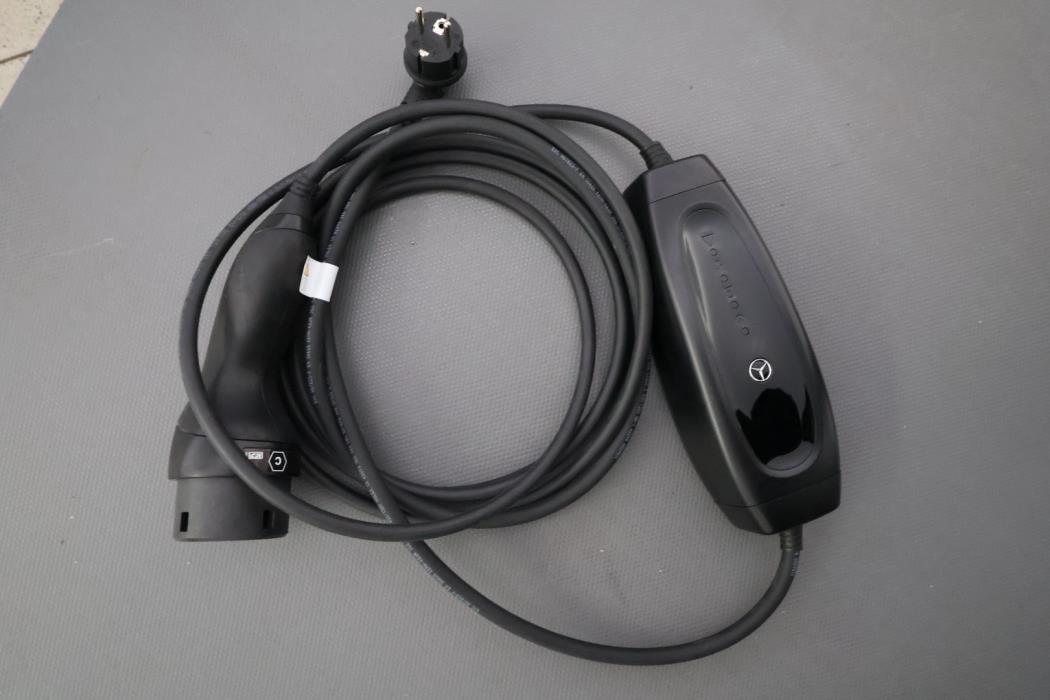 MERCEDES-BENZ E 2026