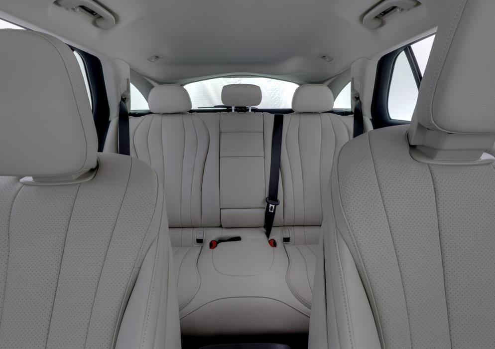 MERCEDES-BENZ E 2026