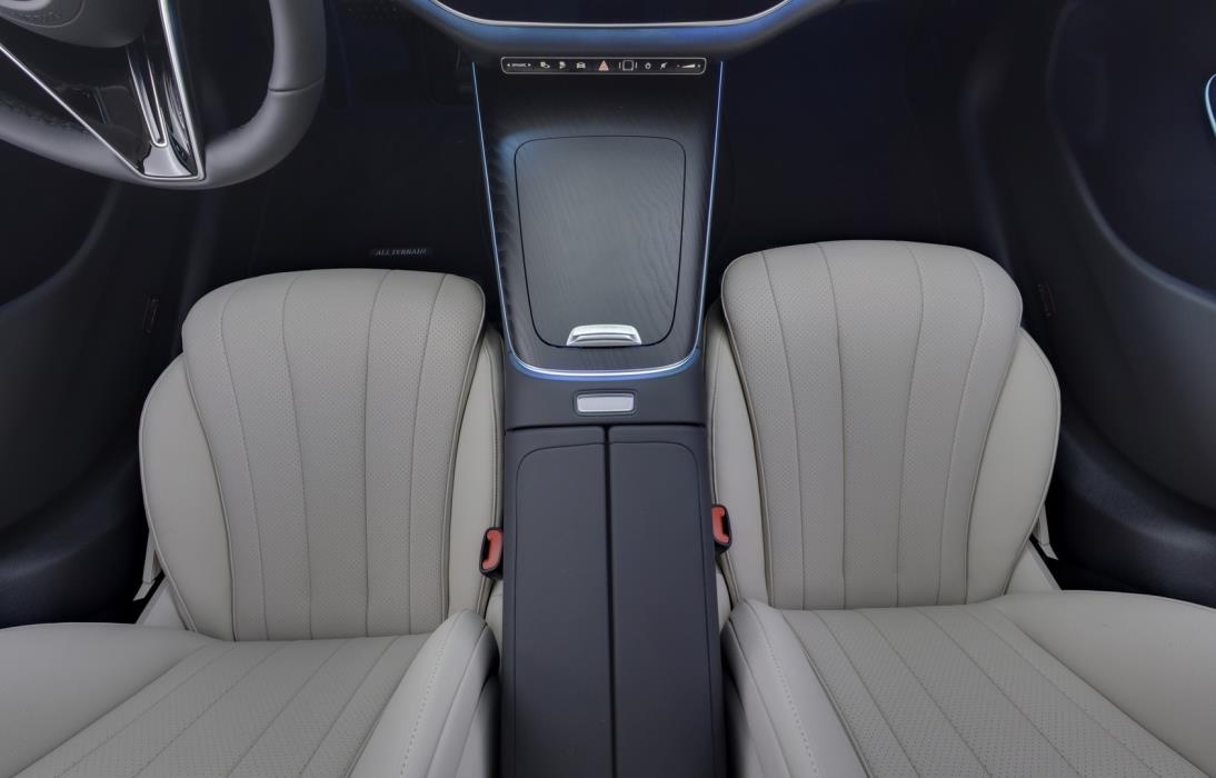 MERCEDES-BENZ E 2026