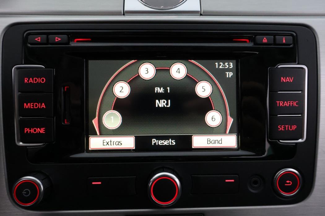 VOLKSWAGEN Passat 2014