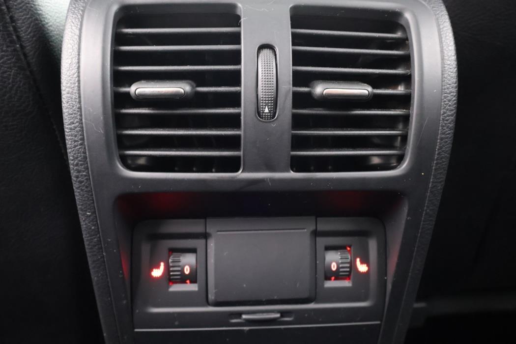 VOLKSWAGEN Passat 2014