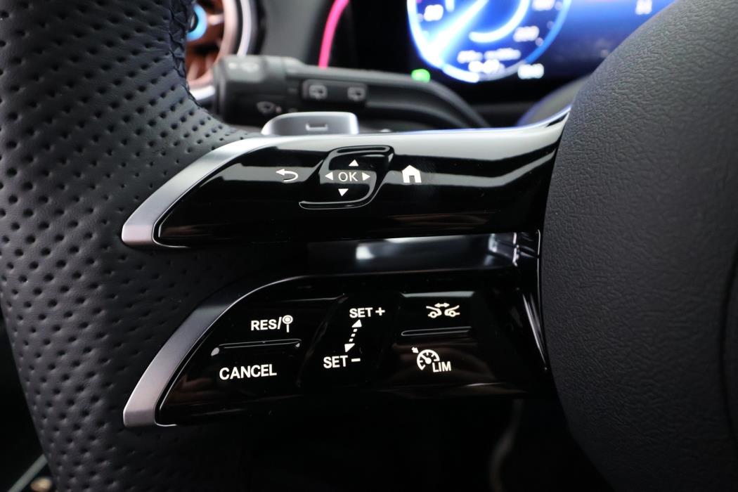 MERCEDES-BENZ EQB 2026