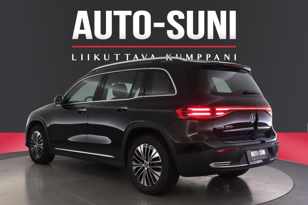 MERCEDES-BENZ EQB 2026