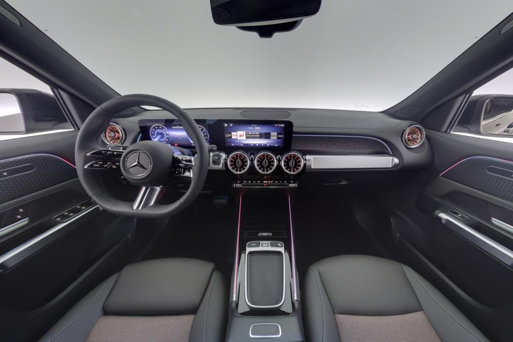 MERCEDES-BENZ EQB 2026