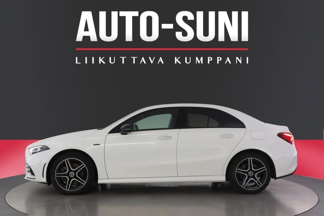 MERCEDES-BENZ A 2021
