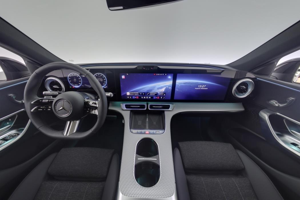 MERCEDES-BENZ C 2026