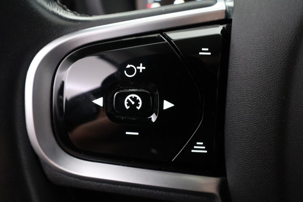 VOLVO V60 2021