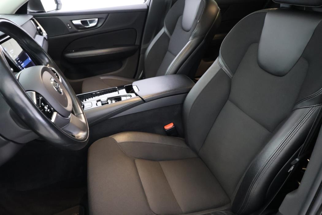 VOLVO V60 2021