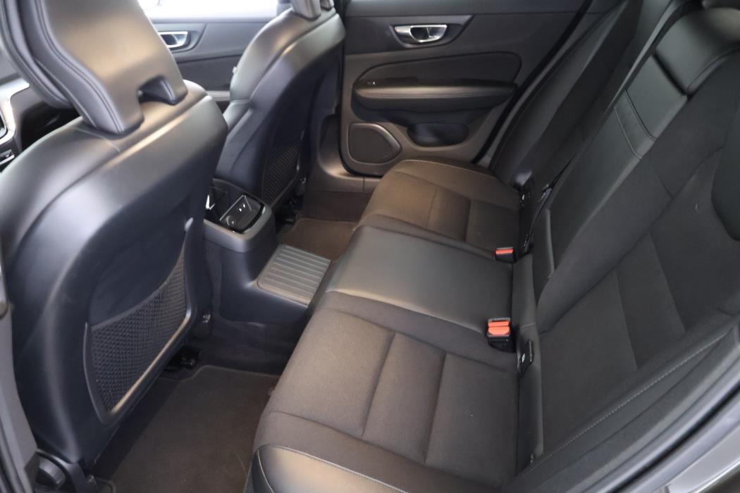 VOLVO V60 2021