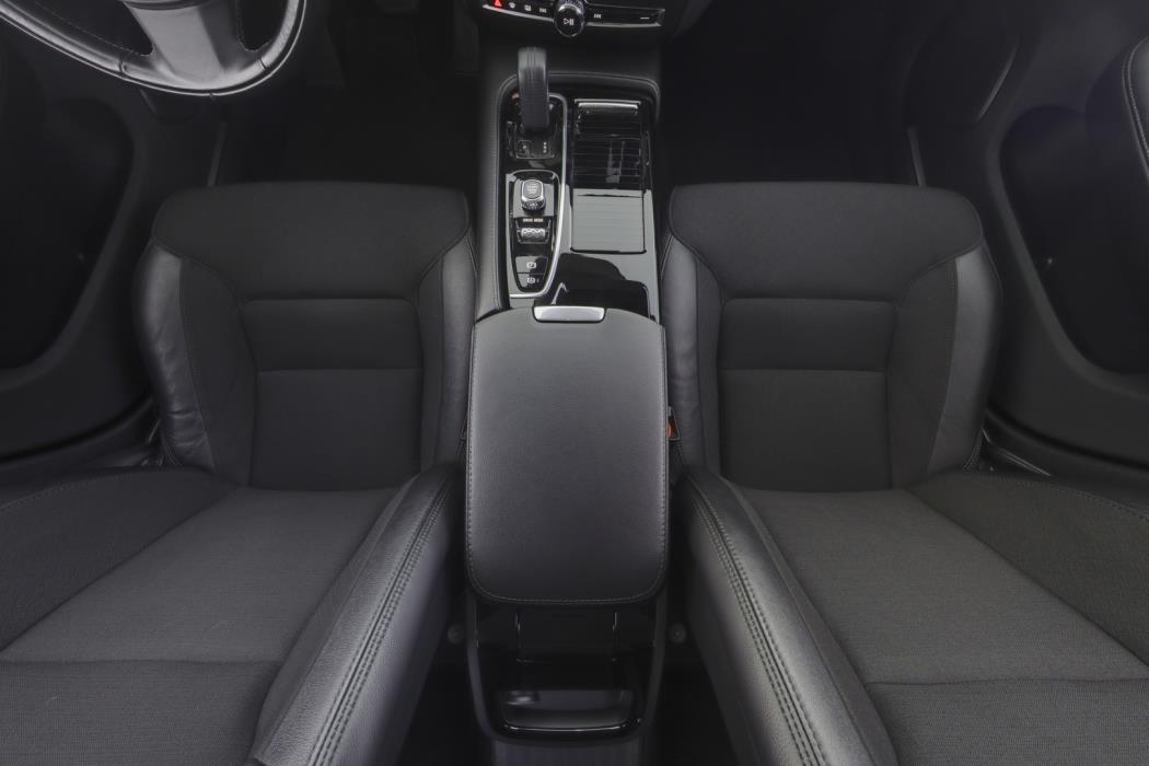 VOLVO V60 2021