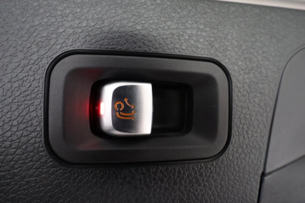 MERCEDES-BENZ EQC 2022