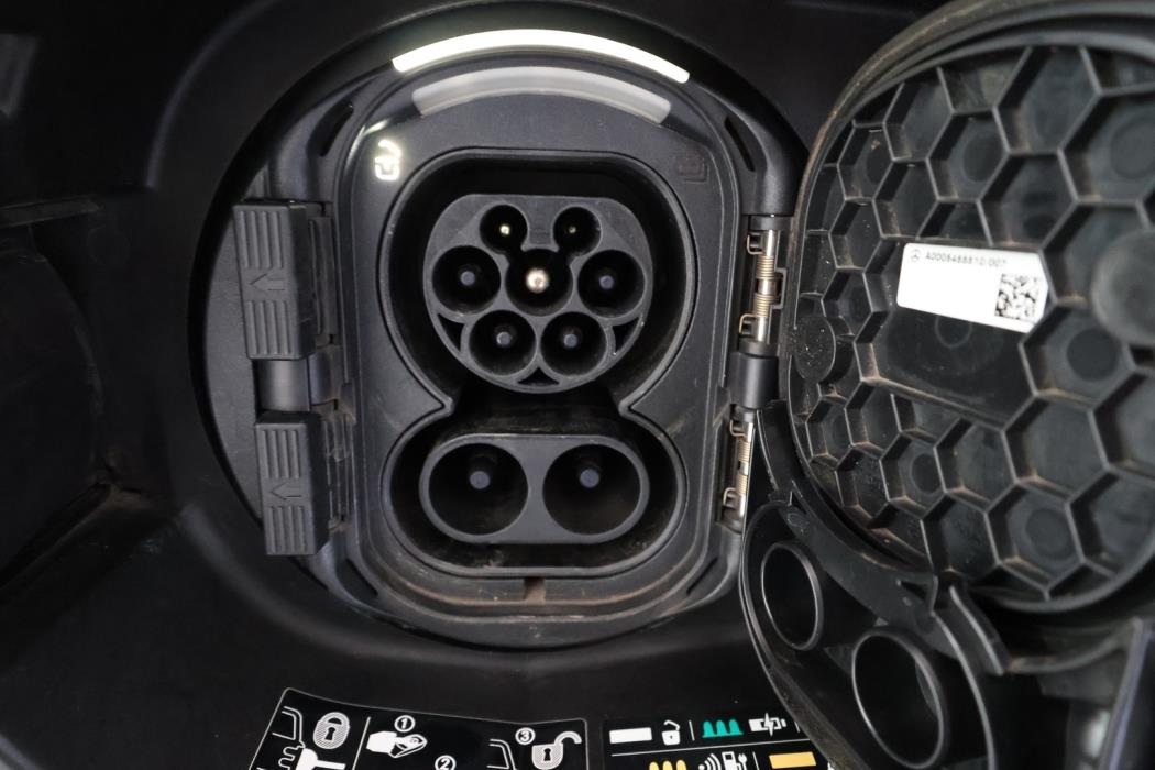 MERCEDES-BENZ EQC 2022