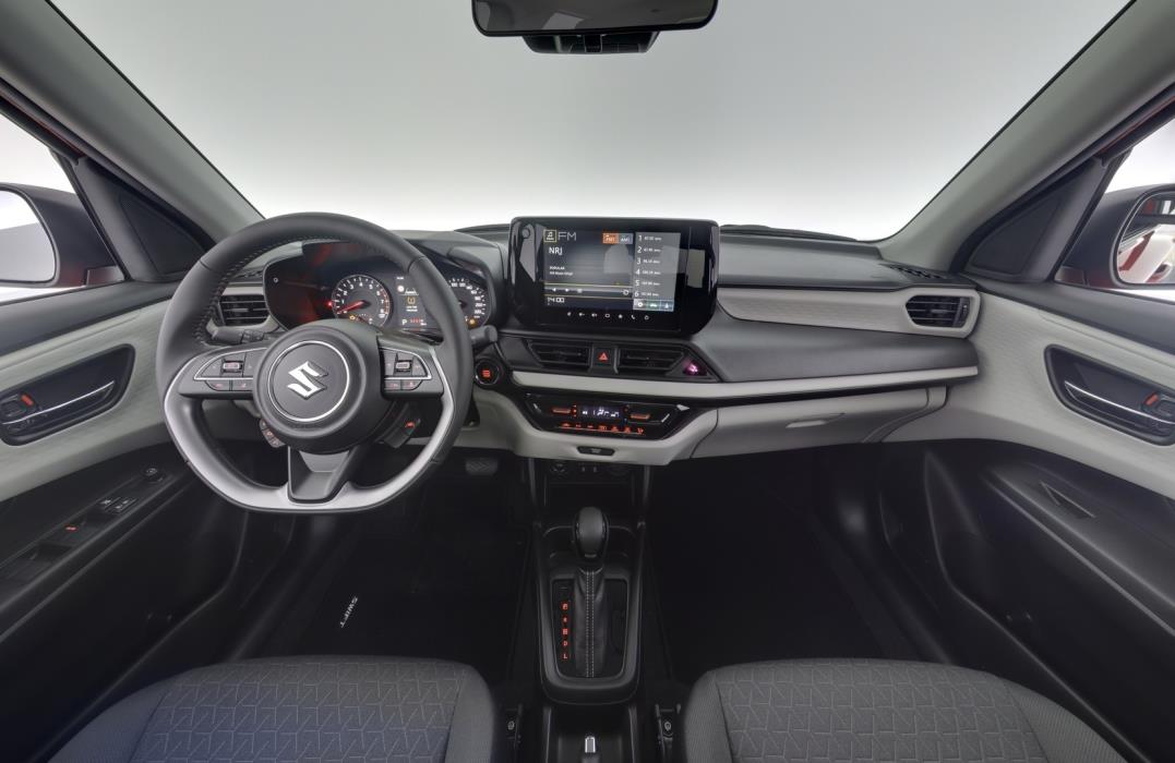 SUZUKI Swift 2025