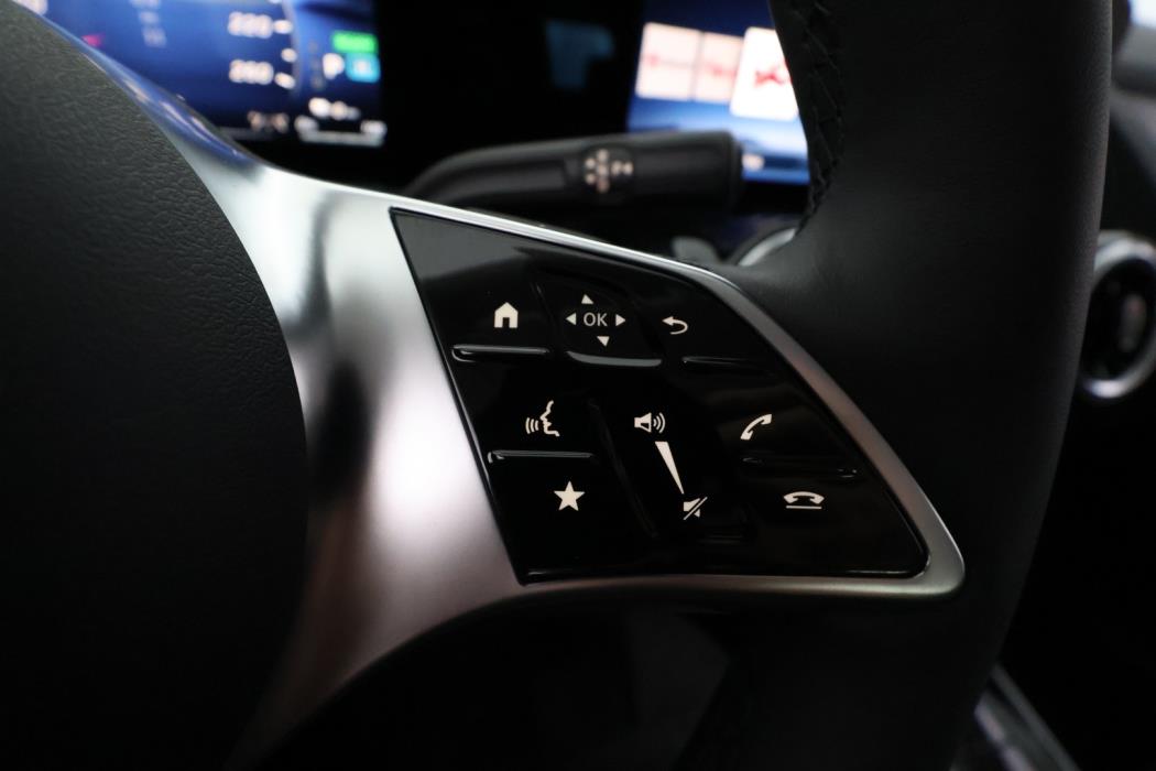 MERCEDES-BENZ GLA 2026