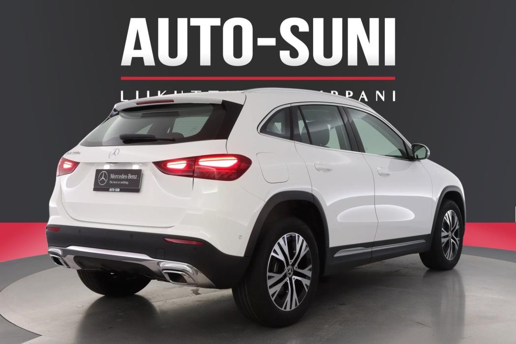 MERCEDES-BENZ GLA 2026