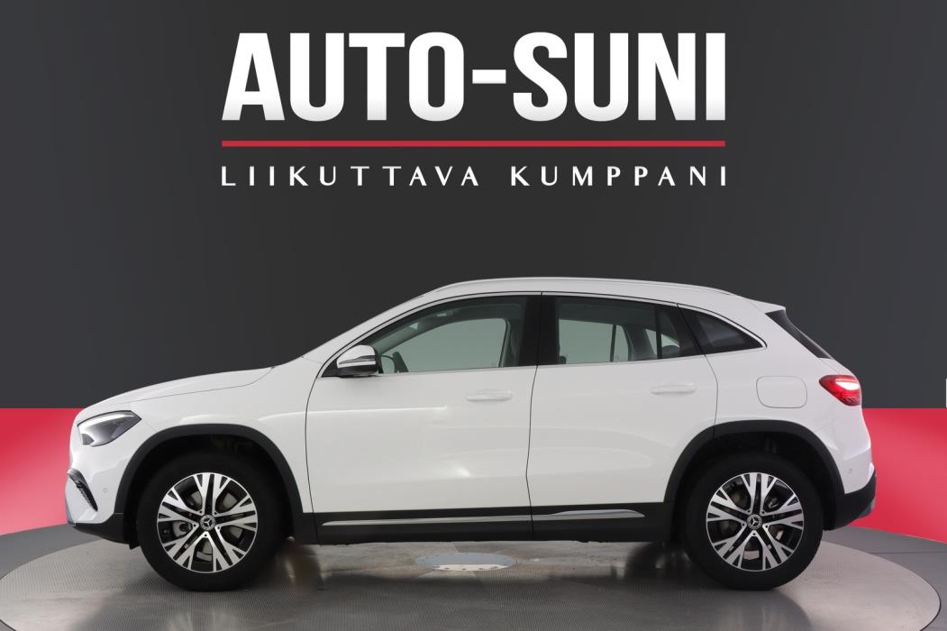 MERCEDES-BENZ GLA 2026