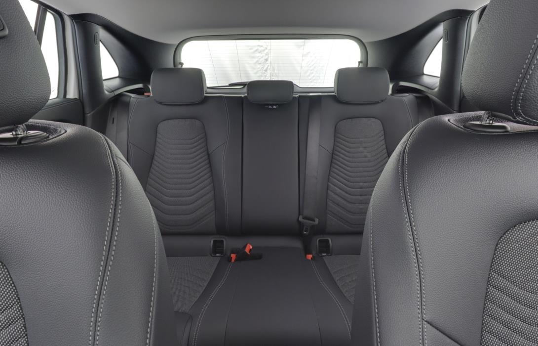 MERCEDES-BENZ GLA 2026