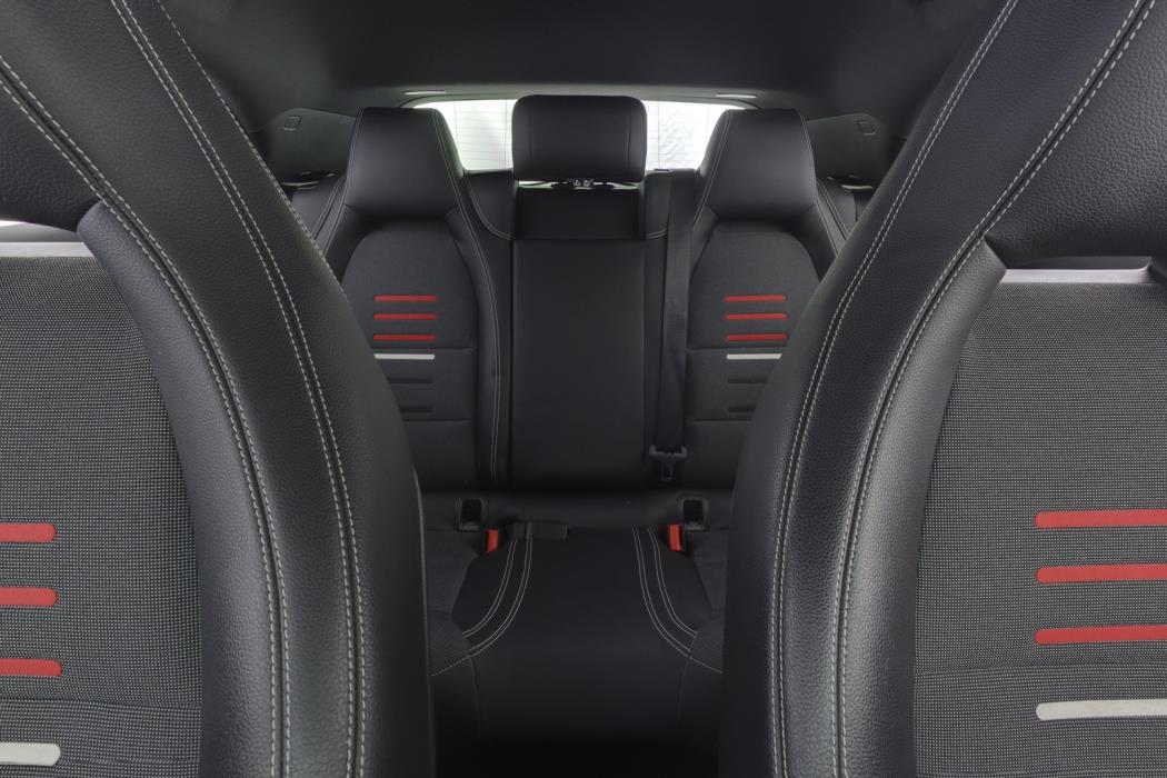MERCEDES-BENZ A 2016