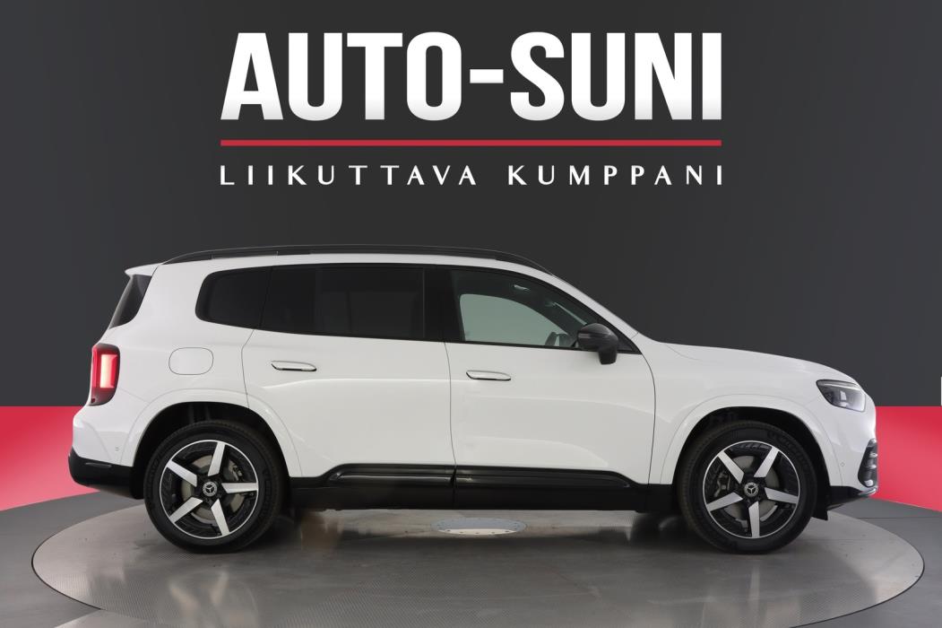 MERCEDES-BENZ GLB 2026