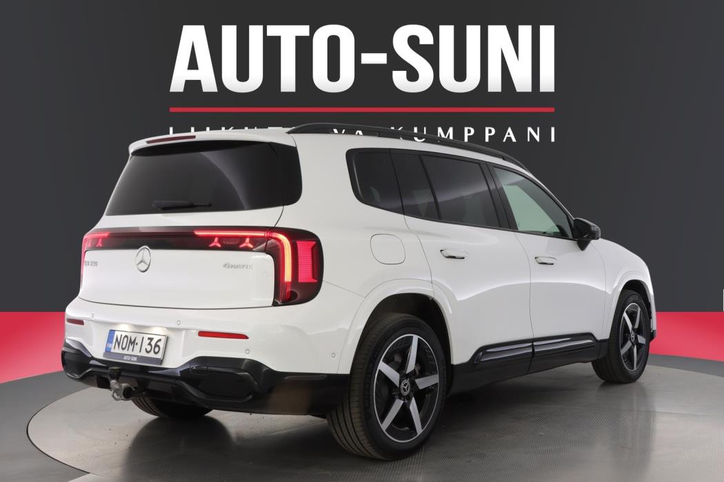 MERCEDES-BENZ GLB 2026