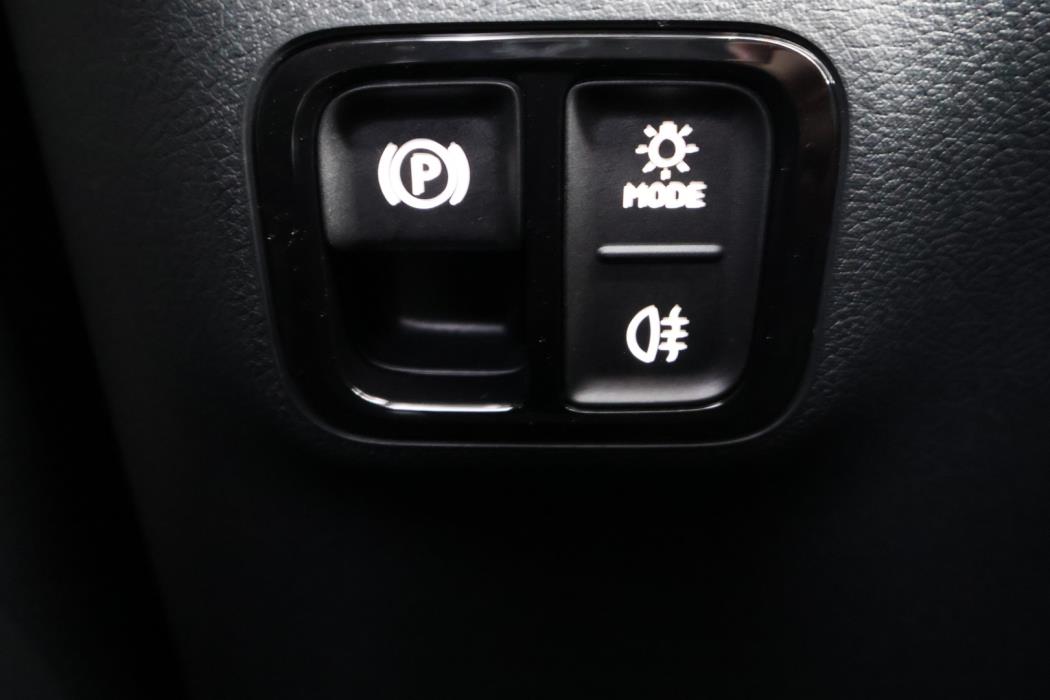 MERCEDES-BENZ GLB 2026