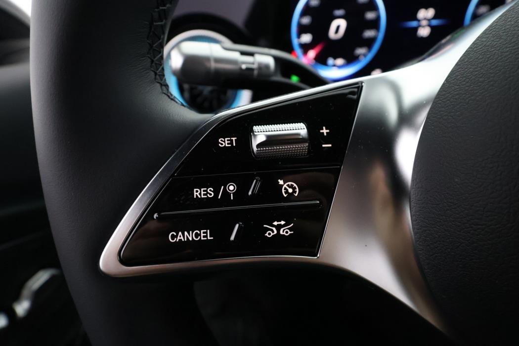 MERCEDES-BENZ CLA 2025