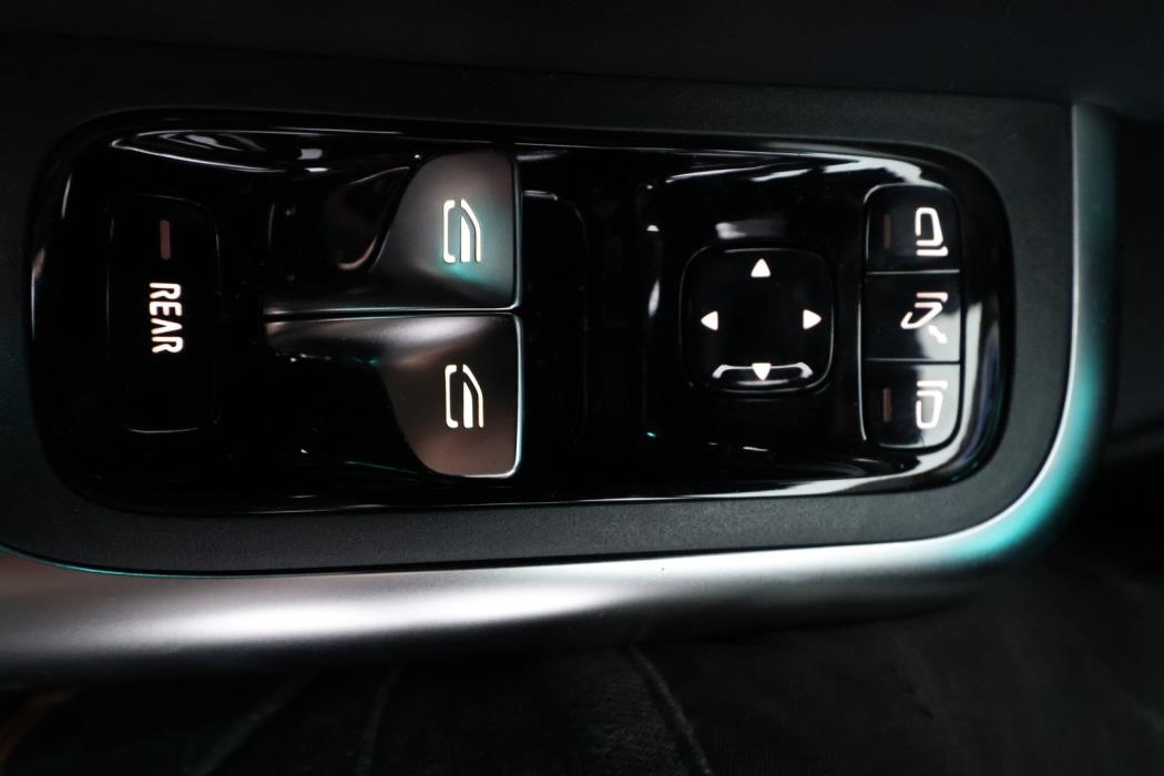 MERCEDES-BENZ CLA 2025