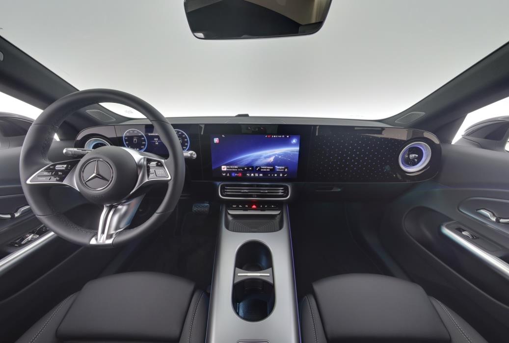 MERCEDES-BENZ CLA 2025