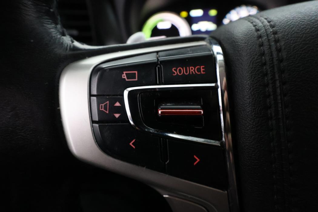 MITSUBISHI Outlander PHEV 2016