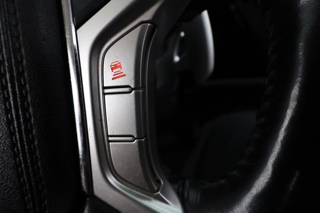 MITSUBISHI Outlander PHEV 2016